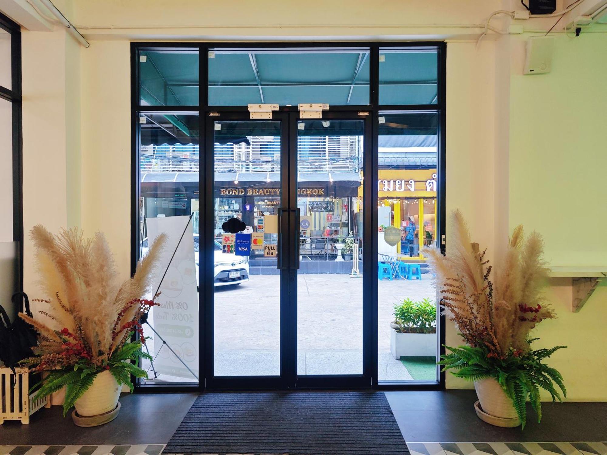 Ostay Asoke Bangkok Makkasan Buitenkant foto